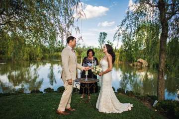 Wedding symbolic ceremony in Tuscan lake
